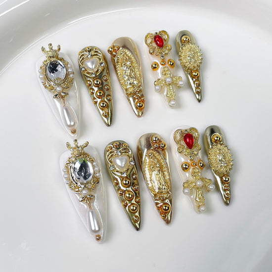 Royal Court Stiletto Press-On Nails | Gold  Luxury Set